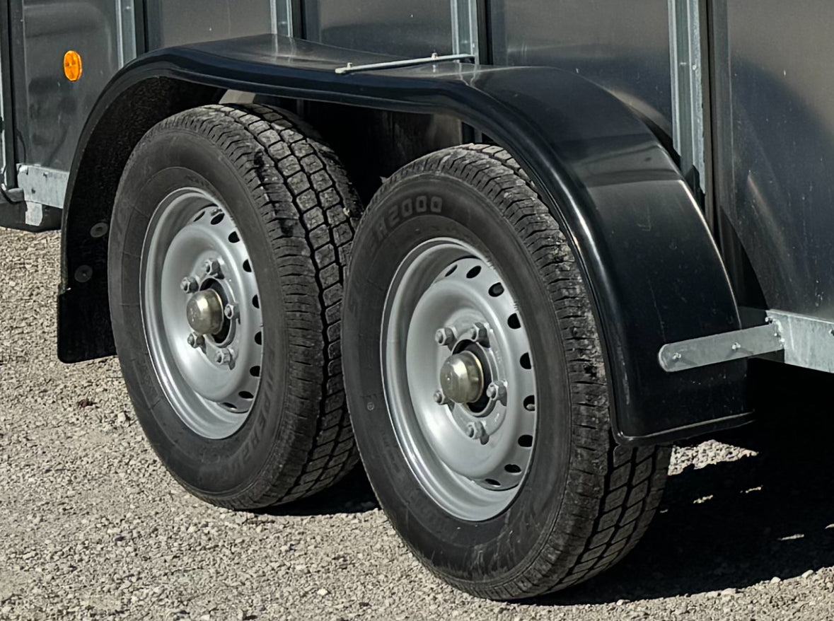 Bateson Eurostock 316 & 326 Livestock Mudguard LEFT