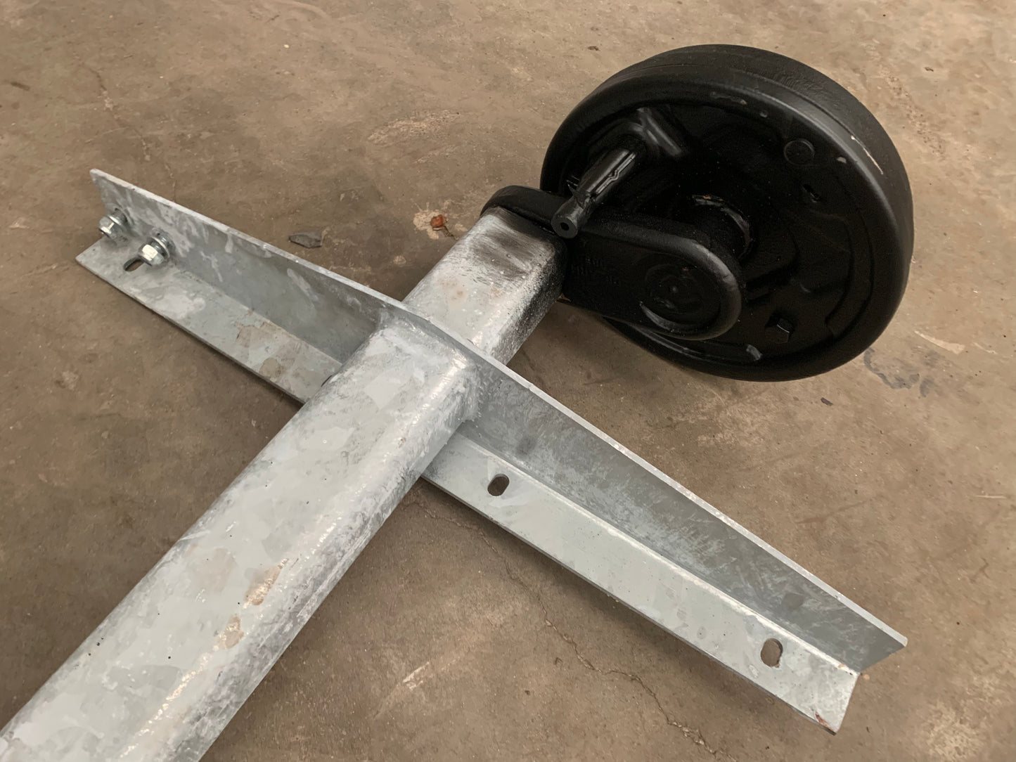 Knott Avonride Axle Assembly Bateson 35XX series, 2.3m Rear