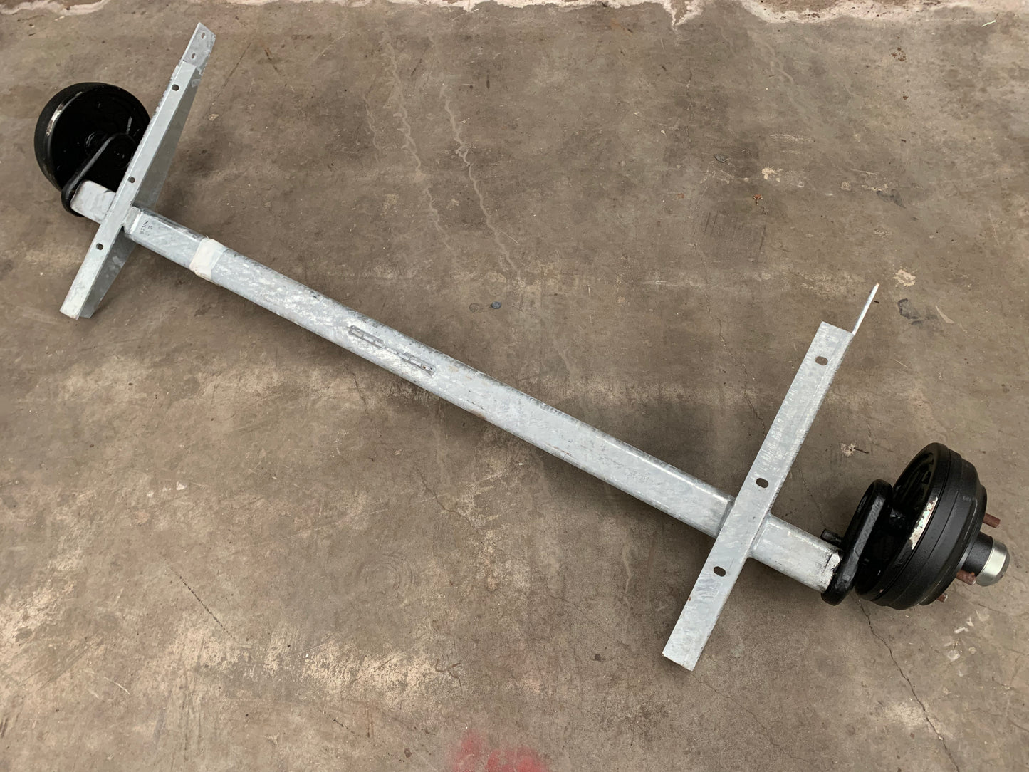 Knott Avonride Axle Assembly Bateson 35XX series, 2.3m Front