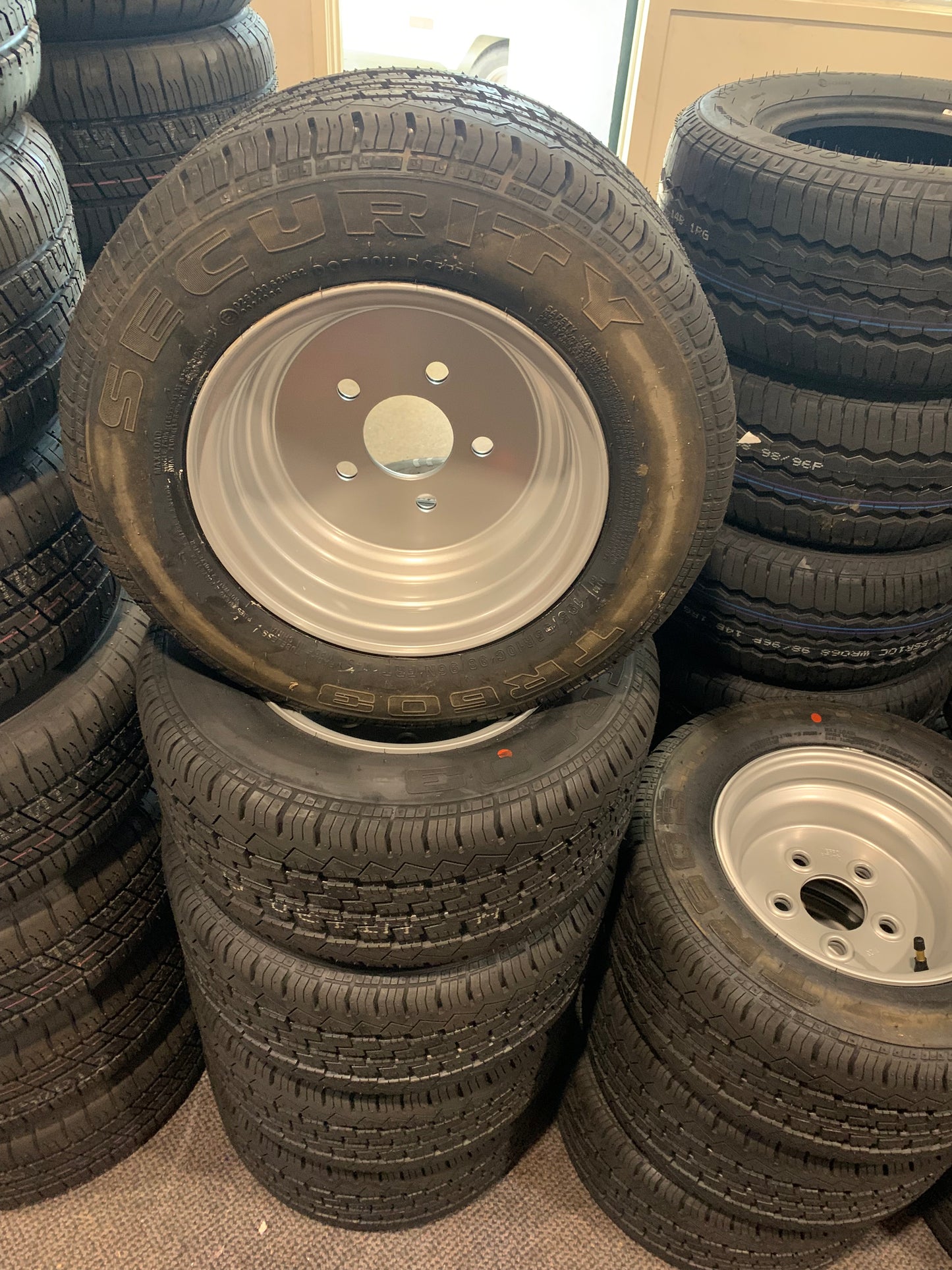 Bateson 10" with Tire