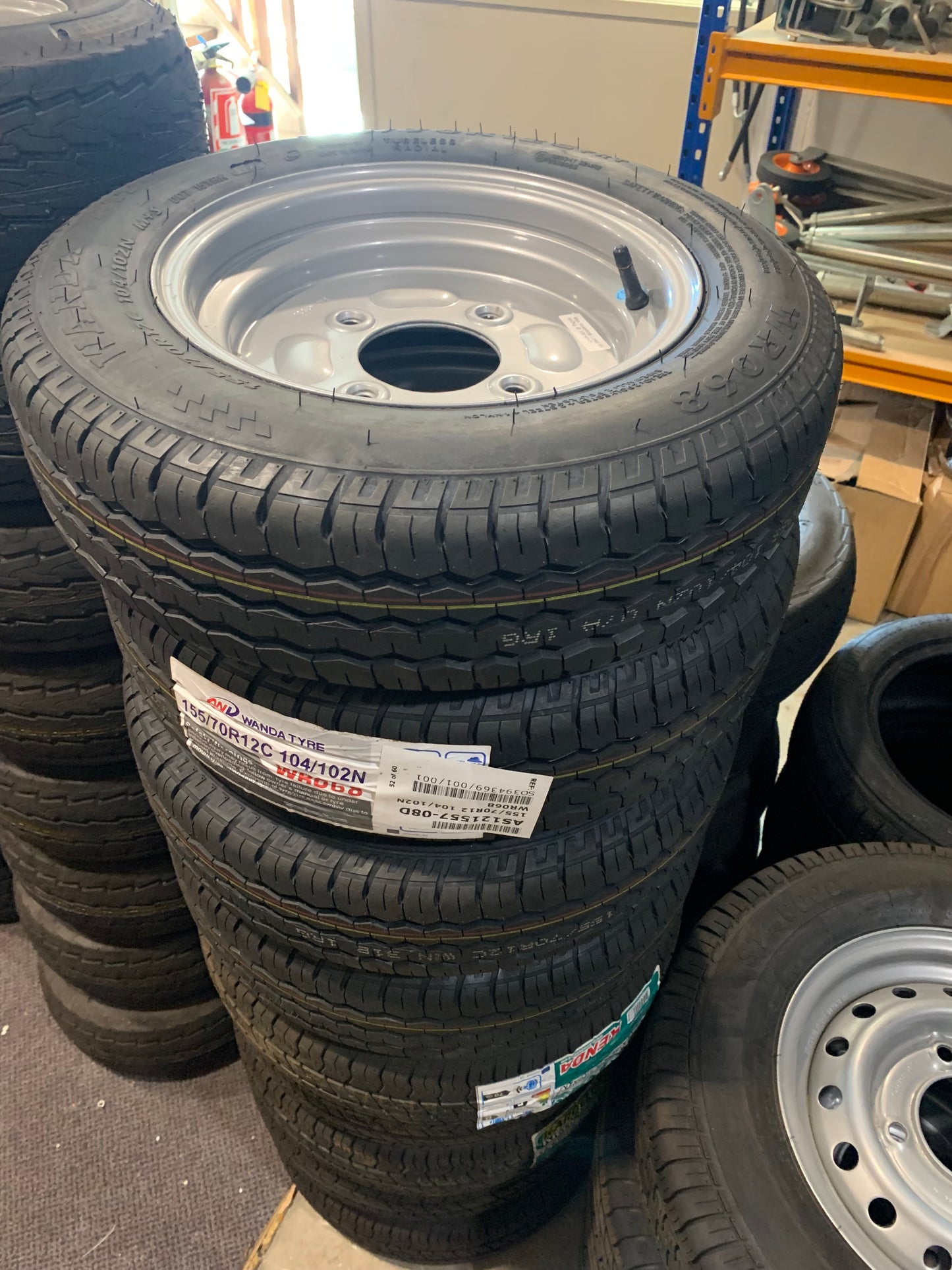 Bateson 12" with Wanda 155x70R12