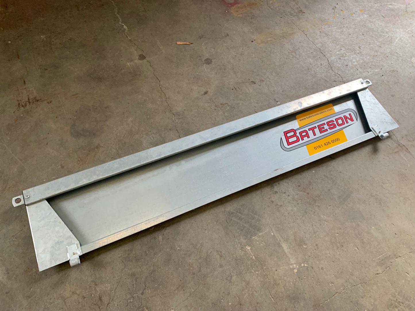 Bateson Side 1700mm Rear Left Logo2