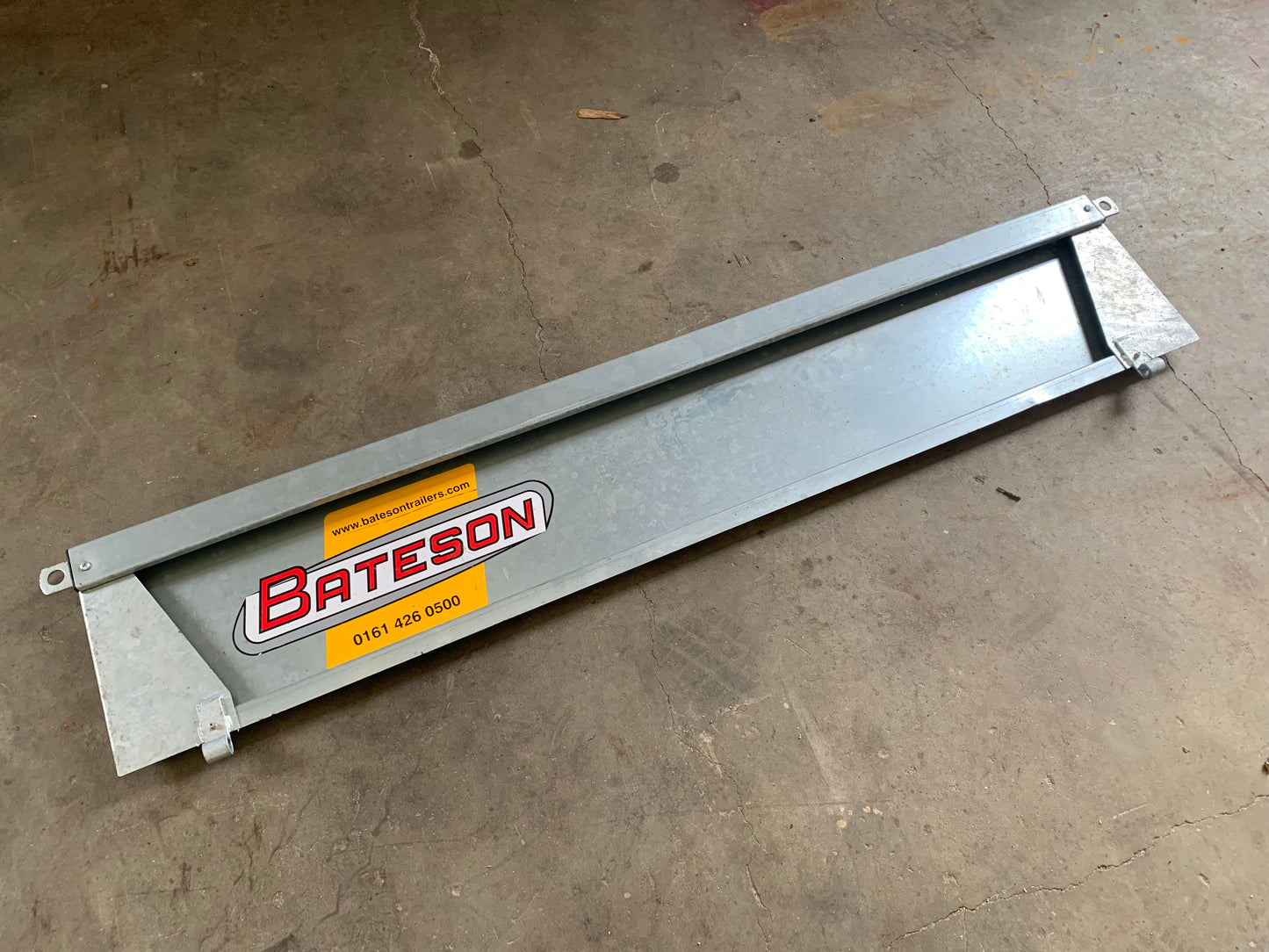 Bateson Side 1700mm Rear Right Logo2