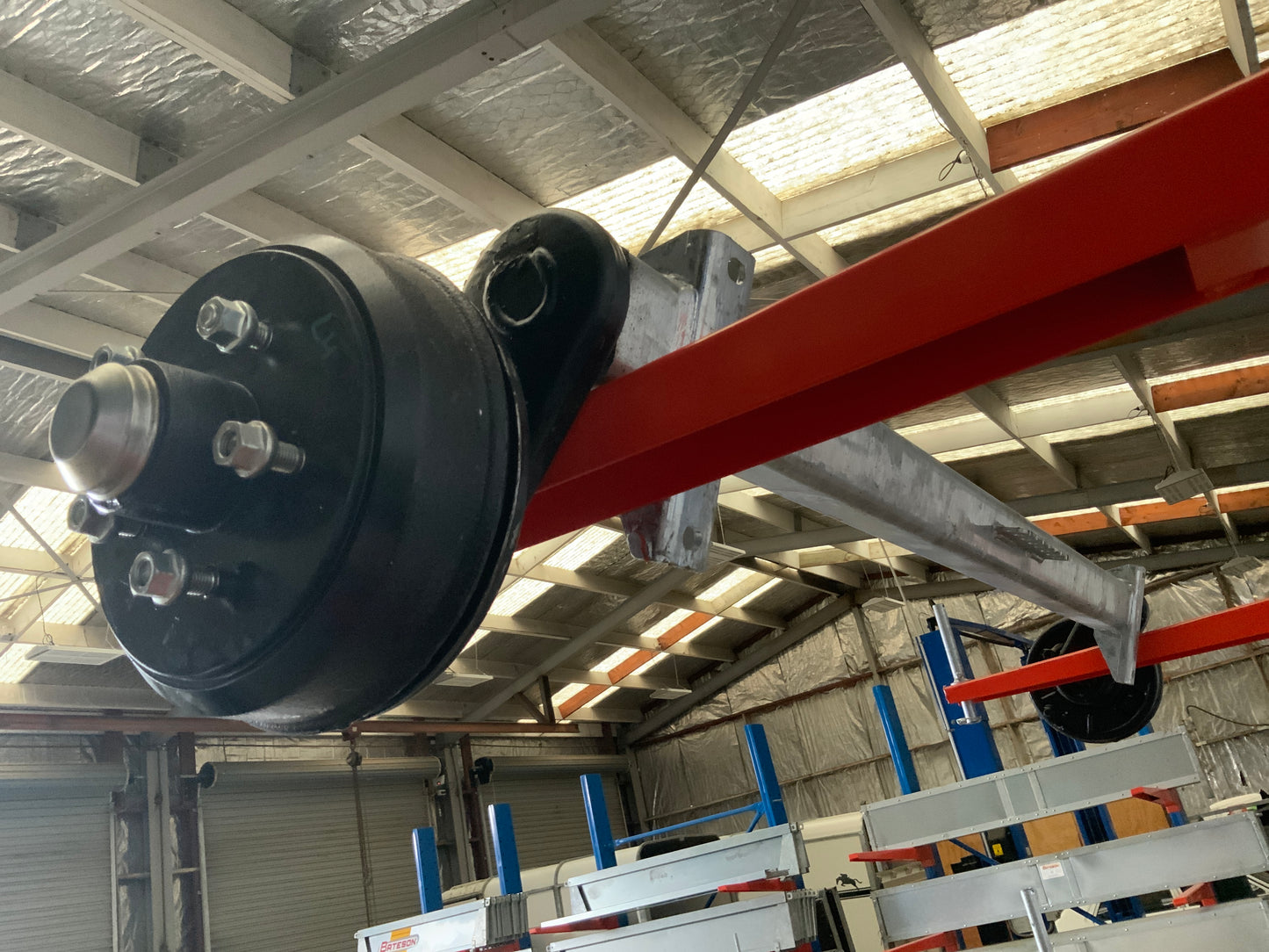 Knott Avonride Axle (Bateson PT 2.1m Rear)