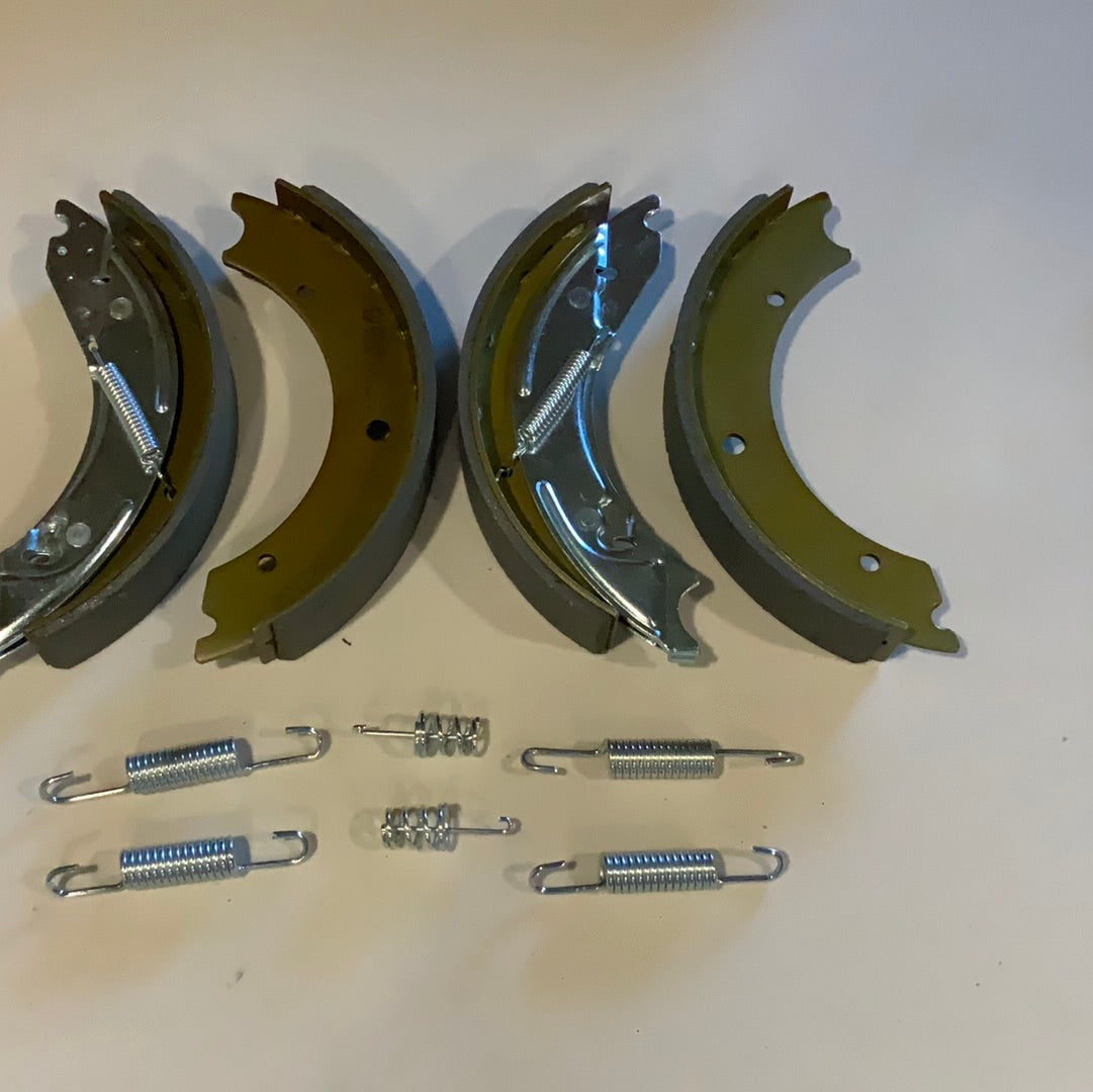 Knott Brake Shoes 250x40 (13") Axle Set
